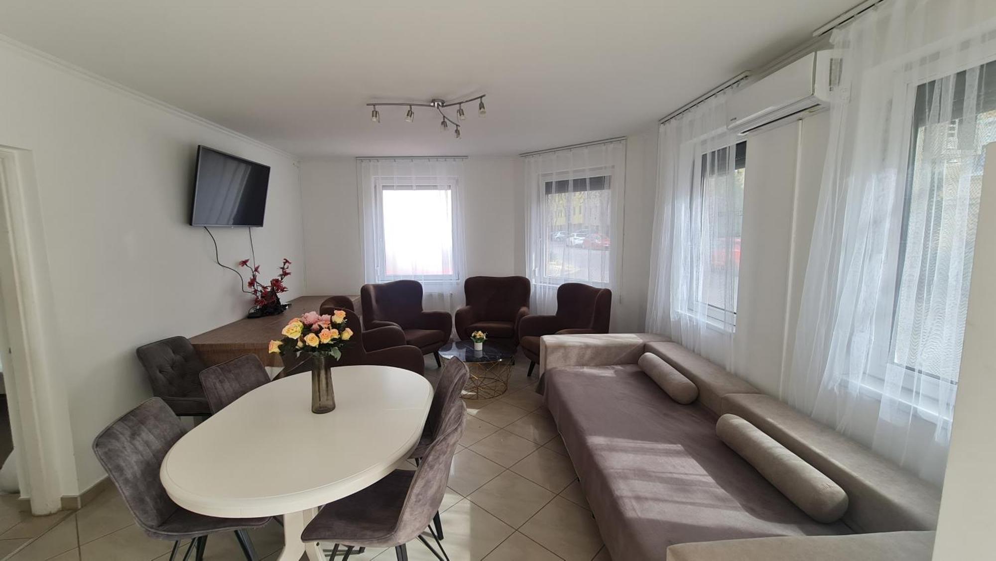 Tulipan Apartman แซแก็ด ภายนอก รูปภาพ