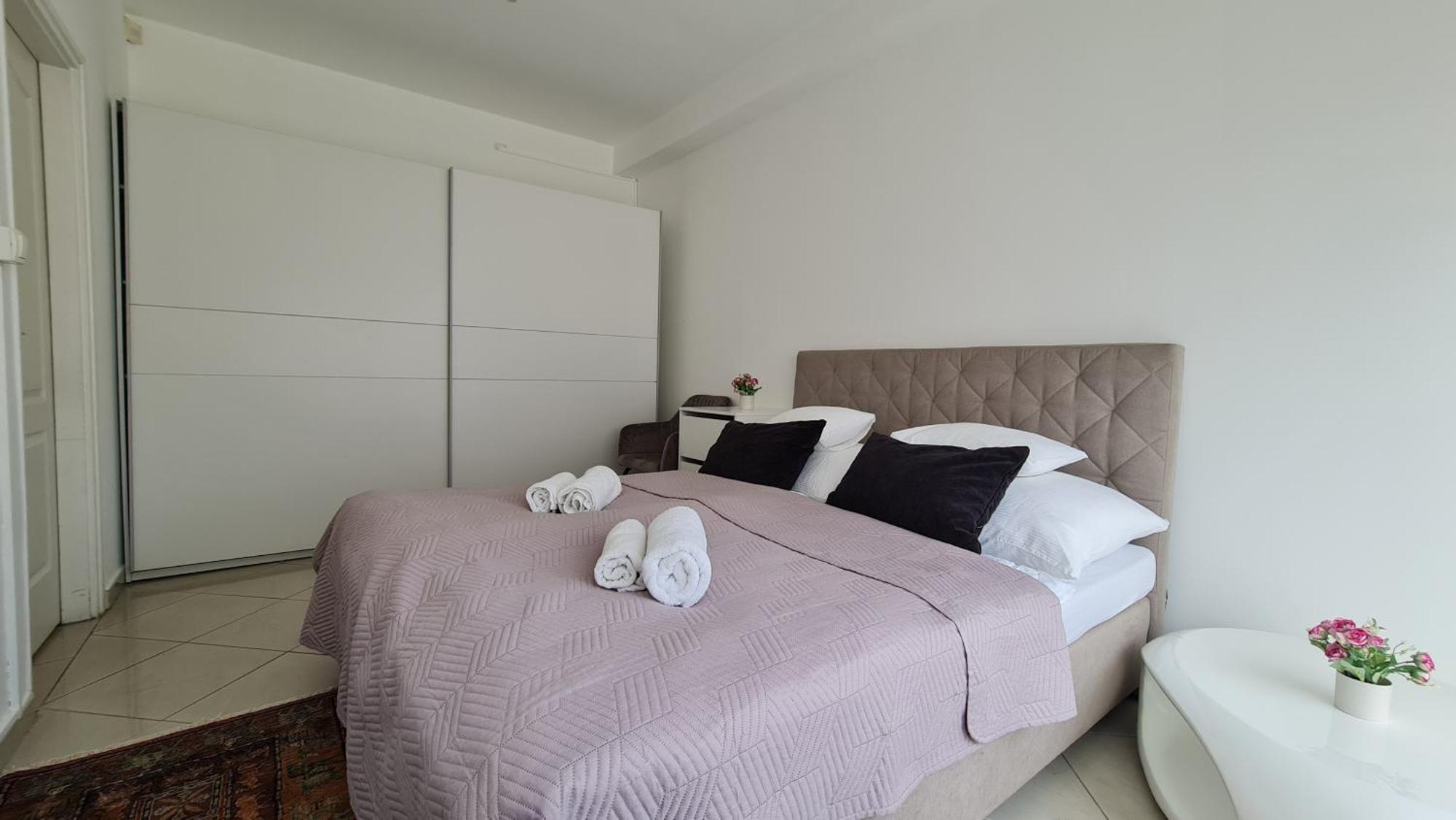 Tulipan Apartman แซแก็ด ภายนอก รูปภาพ